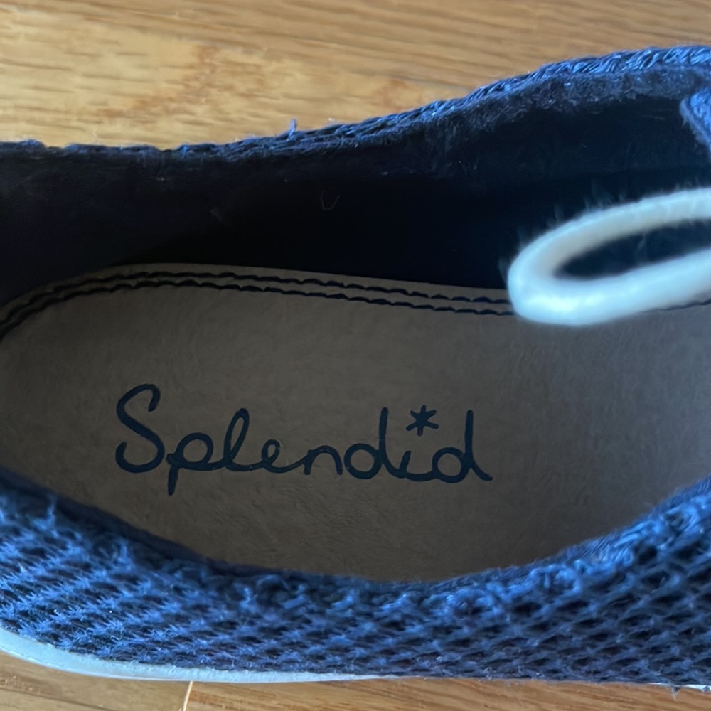 Sneakers - Picture 4 of 5
